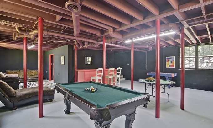 East Cobb House | Beautiful home in East Cobb, with a game room and close to Truist Park.