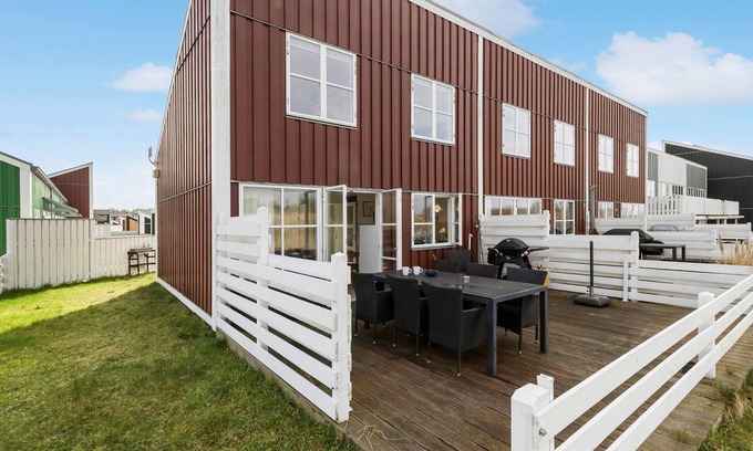 Øer Strand House | Beautiful home in Ebeltoft with sauna
