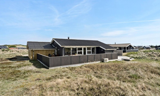 Bjerregard Strand House | Beautiful home in Hvide Sande with WiFi