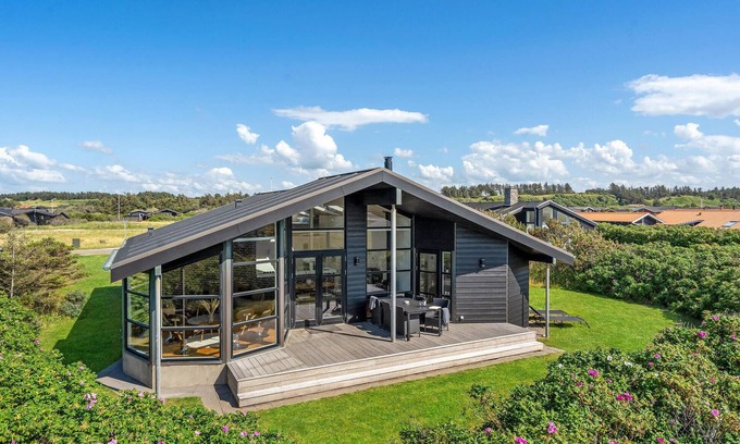 Hjørring House | Beautiful home in Hjørring with WiFi