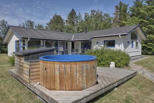 Skødshoved Strand House | Beautiful Home In Knebel With 4 Bedrooms, Sauna And Wifi