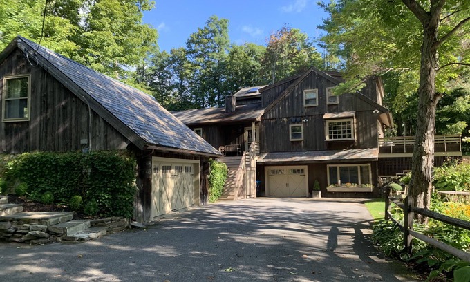 Manchester House | Beautiful home in Manchester Village with in-law suite