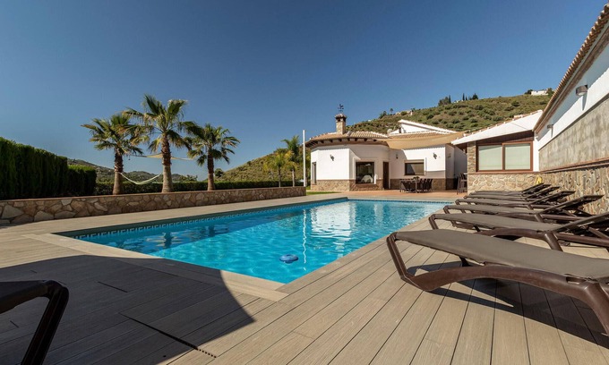Competa House | Beautiful home in Malaga with WiFi