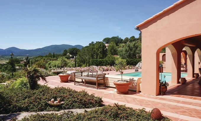 Pierrerue House | Beautiful home in Pierrerue