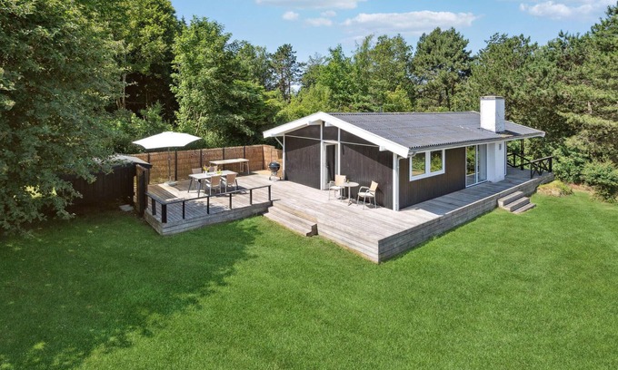 Sejero House | Beautiful home in Sejerø with kitchen