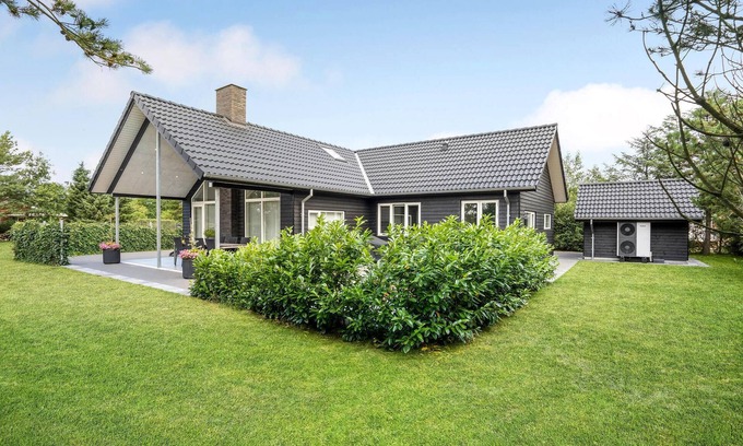 Skaven Strand House | Beautiful home in Tarm with sauna