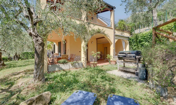 Muratori House | Beautiful home in Diano Calderina