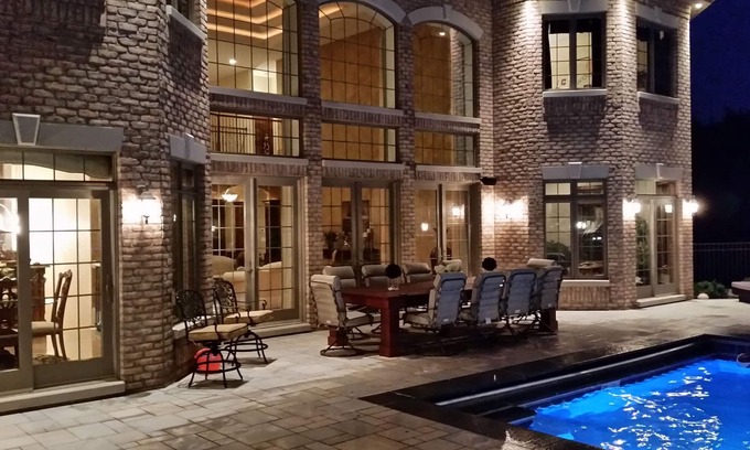 Delafield House | Beautiful Home located in the heart of Lake Country