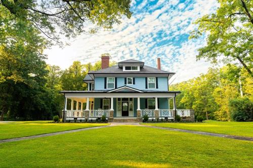 Norcross House | Beautiful Home Located In Norcross