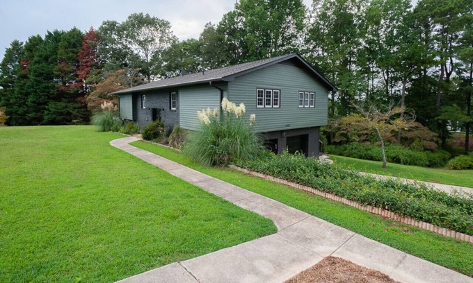 Seneca House | Beautiful Home near South Keowee "Sparrow’s Haven"
