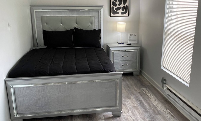 Burnside House | Beautiful home near WhiteSox Stadium and Downtown Chicago.