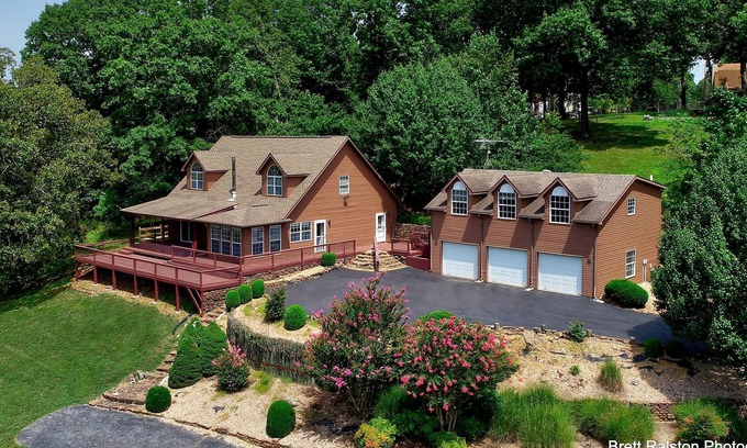 Rogers House | Beautiful Home on 18 acres with view of Beaver Lake and lake access.