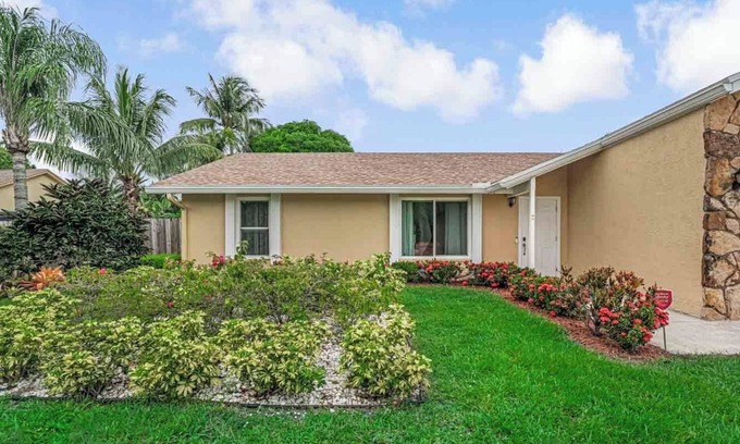 Hunt Club House | Beautiful home, close proximity to golf, shopping, dining, parks and hospitals