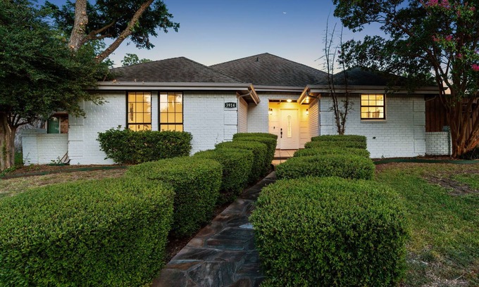 Rowlett House | Beautiful Home with Pool in Rowlett