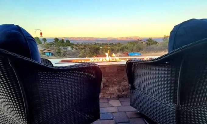 Cottonwood-Verde Village House | Beautiful Home With Incredible Red Rock Viewsnn