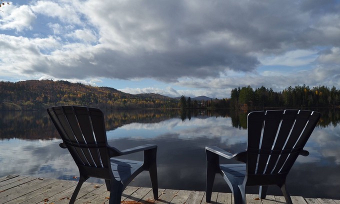 Whitefield House | Beautiful Home With Mountain Views And 100' Of Water frontage - Skiing close by