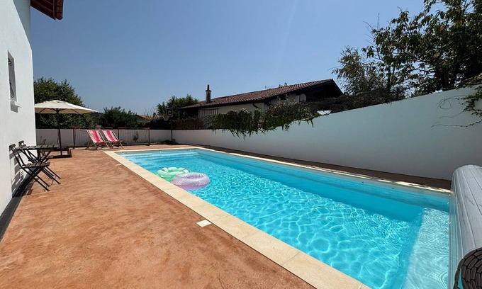 Urrugne House | Beautiful house for 10, pool and garden in Urrugne