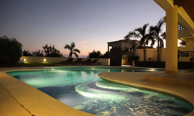 Santa Maria Huatulco House | Beautiful house in front of the sea in Huatulco