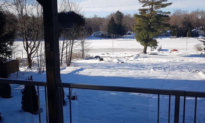 Seguin Cottage | Beautiful House on the Water