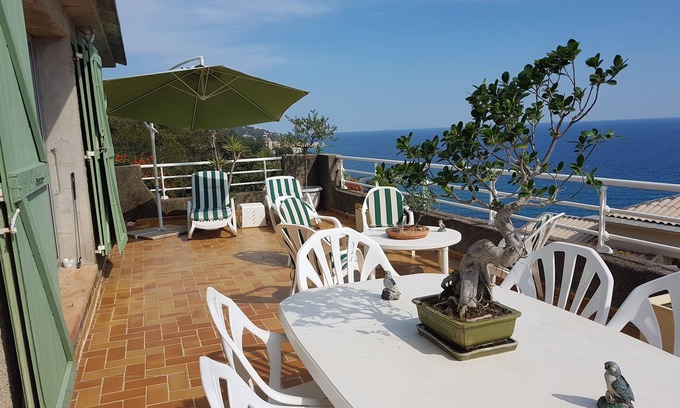 Erbalunga Villa | Beautiful house on the sea 300 m from the beach