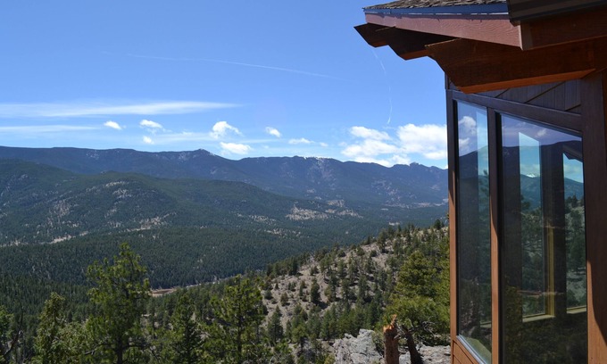 Bailey House | Beautiful House Overlooking Lost Creek Wilderness