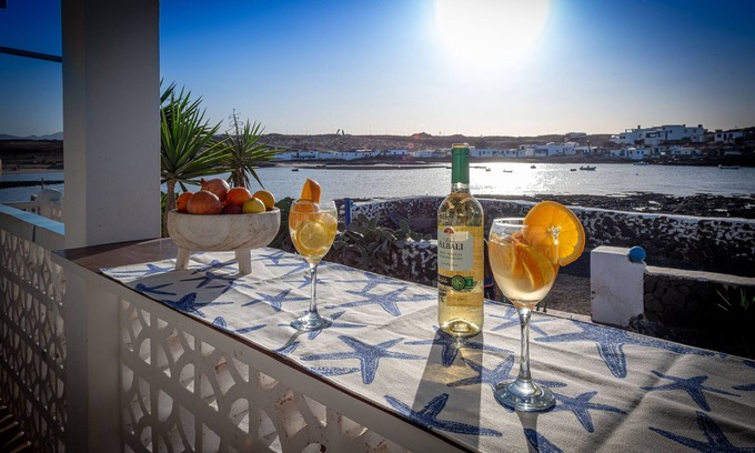 La Oliva House | Beautiful house seafront