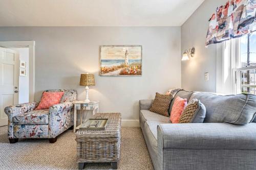 Ogunquit House | Beautiful inn ideal location Suite 5 Beach Rose