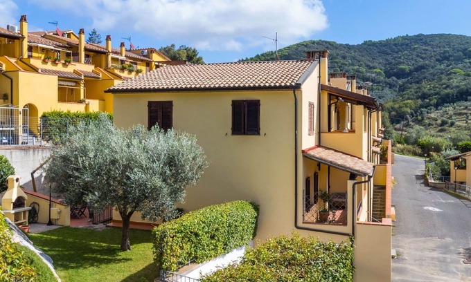 Castagneto Carducci Apartment | Beautiful apartment for 4 guests with A/C, WIFI, TV and terrace
