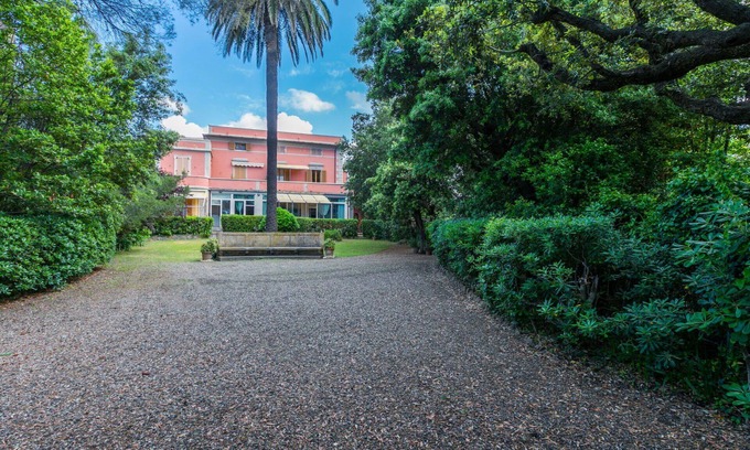 Castiglioncello Villa | Beautiful villa for 6 people with WIFI, A/C, TV, terrace, pets allowed and parking