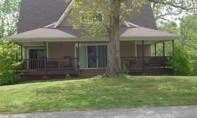 Waverly Cabin | Beautiful Kentucky Lake getaway