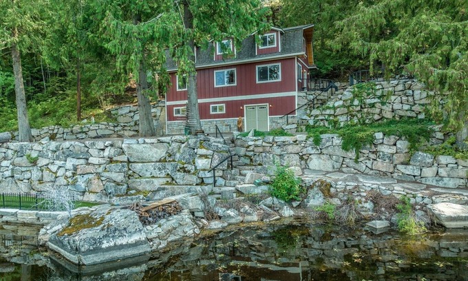 Athol Cabin | Beautiful Lake Cabin on Kelso Lake, Idaho! Close to Silverwood!