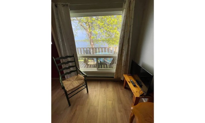 Frontenac Cottage | Beautiful Lake Front Cottage