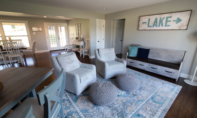Hendersonville House | Beautiful Lake House, Pool and HOT tub, mins to Downtown Nashville, 30+day only