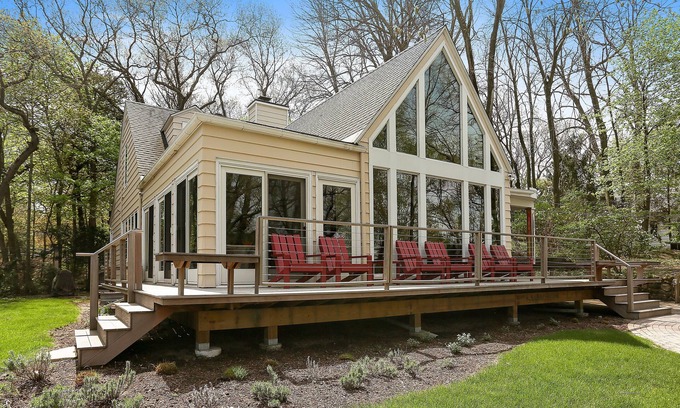 Michiana House | Beautiful Lake Michigan Beach House Near Beach only 1 hr 15 mins from Chicago