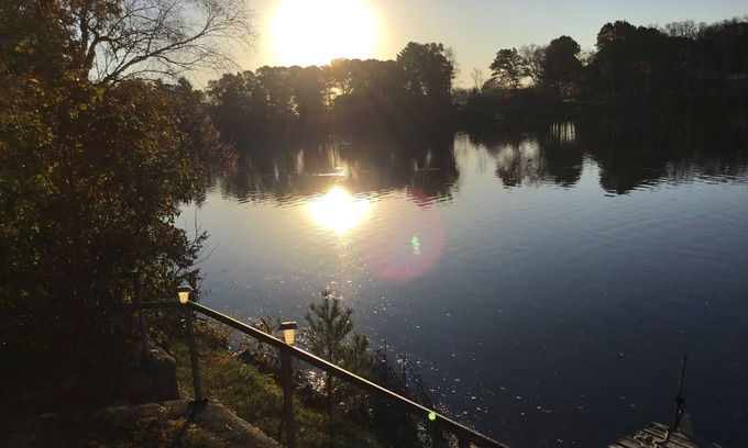 Rice Lake House | Beautiful lake side house with plenty of space to relax
