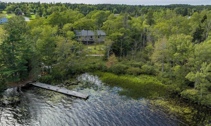 Seal Cove House | Beautiful lakefront home on Seal Cove next to Acadia National Park