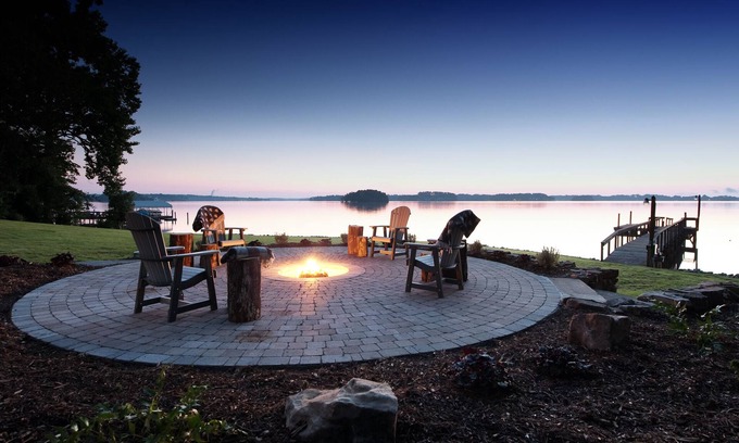 Denver House | Beautiful Lakefront Home - Huge Views