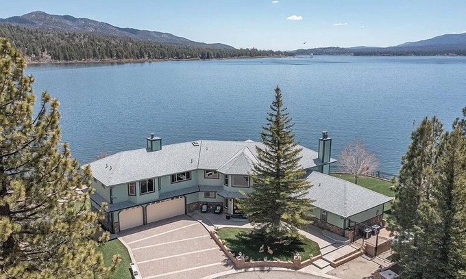 Fawnskin Villa | Beautiful Lakefront Villa! Large hot tub, game room, & views! NEW PHOTOS SOON