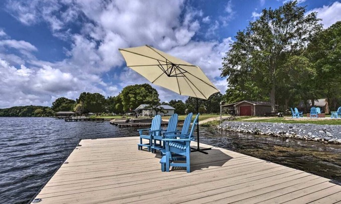 Wilsonville House | Beautiful Lay Lake Retreat for Large Families!! Make Lasting memories!