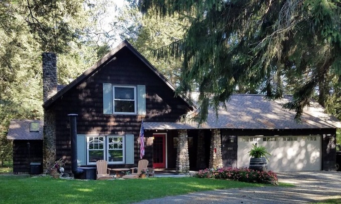 Chautauqua House | Beautiful lodge adjacent to Chautauqua Institution