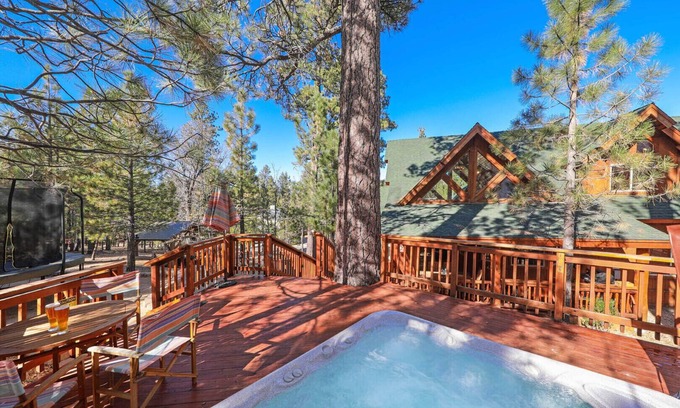 Evergreen Estates House | Beautiful log cabin. Luxury! Great for large families! Walk to snow summit!