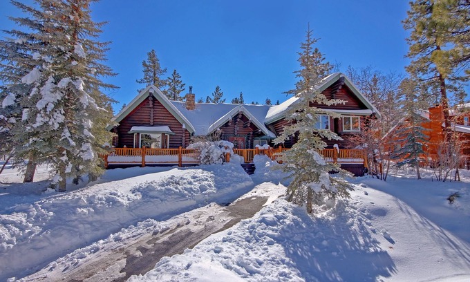 Evergreen Estates Cabin | Beautiful Log Cabin with views, hot tub, WIFI, minutes to both ski resorts