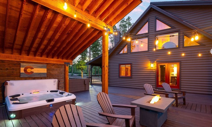 Granby House | Beautiful log Cabin in Tabernash with AMAZING views, private deck, and hot tub