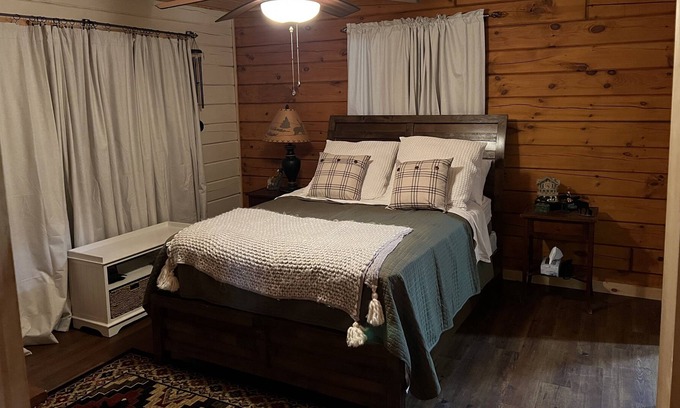 Forestport Cabin | Beautiful log cabin nestled in the southern tip of the Adirondack Mountains
