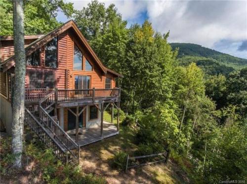 Maggie Valley Ski Chalet | Beautiful Log Cabin with Panoramic Views