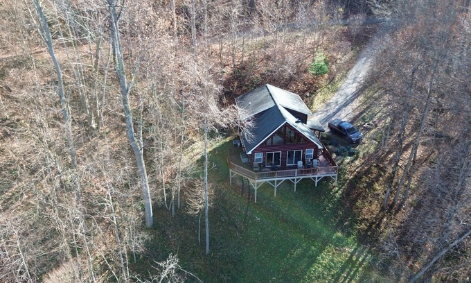 Waynesville House | Beautiful log cabin near Maggie Valley, NC