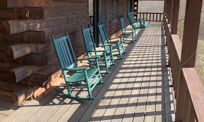 Franklin Cabin | Beautiful Log Cabin with fantastic year-round views of the Smoky Mountains!