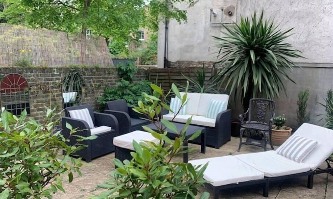 Harrow Road Apartment | Beautiful London Apartment in Maida Vale