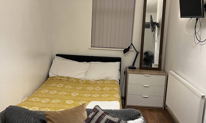 Coventry Apartment | Beautiful lovely one bedroom ensuite