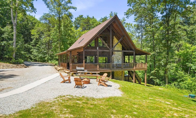 Logan Cabin | Beautiful, Luxurious, Custom Cabin